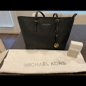 Michael Kors Tote! 🖤